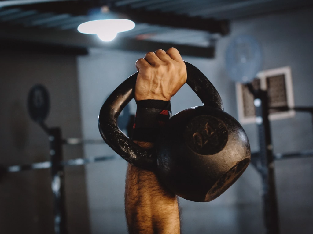 Krachttrainen met kettlebells voor tennis